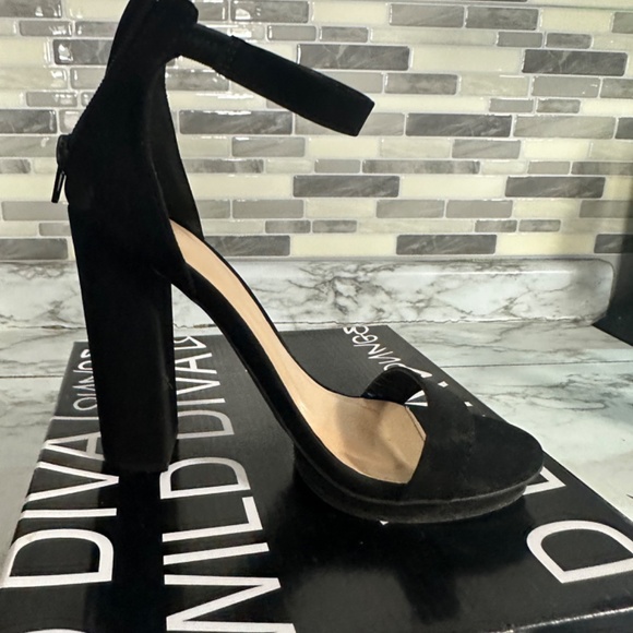 High heels - Picture 2 of 4